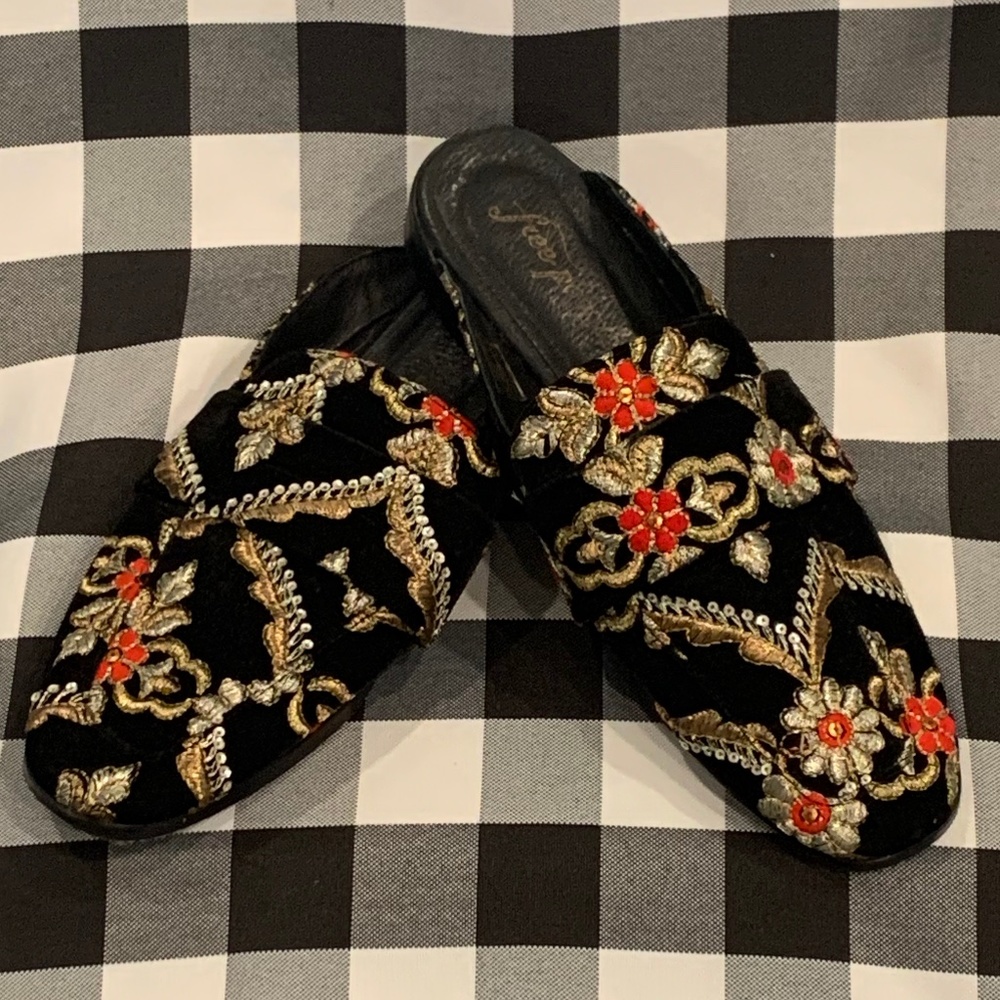 Free People SZ 40-7, black velvet embroidered mules, Pre owned, $35 VERY FIRM
